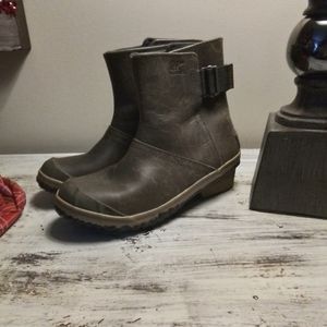 Solid Color Sorel Short Slimpack Boot, 6